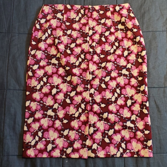Banana Republic Floral Pencil Skirt - Picture 2 of 4